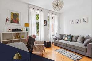 Charmante 2-Zimmer-Altbauwohnung mit hohen Decken in Frankfurt-Bockenheim