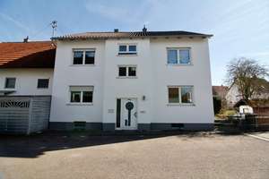 Vielseitiges Zweifamilienhaus in gepflegtem Zustand – ideal für Investoren oder Vermieter – Die vollständige Adresse der Immobilie erhältst du vom Anbieter., 89291 Holzheim – Vorschaubild 2