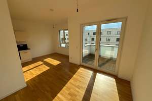 Moderne 2-Zimmerwohnung mit vollausgestatteter Einbauküche und Balkon in Adlershof