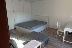 Erstbezug nach Sanierung: WG Zimmer in Charmanter 7-Zimmer-Wohnung in Stuttgart-Feuerbach