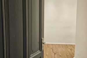 Charmante 2-Zimmer-Altbauwohnung mitten in Leipzig  – Leipzig – Vorschaubild 3