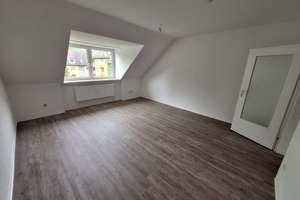 Ruhige 3 Zimmer Dachgeschoss Wohnung + 1 Monat mietfrei Sommeraktion – Töpferstr. 14, 49078 Hellern, Osnabrück – Vorschaubild 2