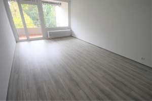 Lichtdurchflutete 3-Zi. Wohnung mit Garage und Aufzug – Hermannstr. 4, 42277 Oberbarmen, Wuppertal – Vorschaubild 2