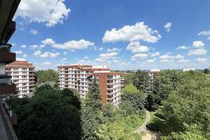 Herrliche Aussichten nicht nur vom Balkon! Modernisierte 3 Zimmer + modernes Bad mit Dusche + Aufzug – Krohstraße 4, 50968 Bayenthal, Köln – Vorschaubild 12