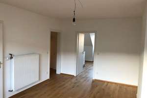 Helle 2-Zimmer-Wohnung mit Einbauküche und eigener Waschmaschine in Düsseldorf Zoo