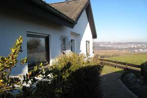 *Idylisch gelegenes Einfamilienhaus mit ELW + Doppelgarage in unverbauter top Randlage mit Aussicht* – Die vollständige Adresse der Immobilie erhältst du vom Anbieter., 72768 Altenburg, Reutlingen – Vorschaubild 3