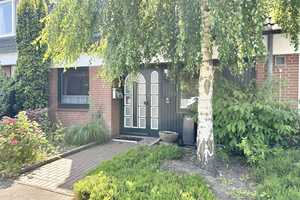 In bester Geesthang-Lage: Geräumiges Mittelreihenhaus mit Terrasse, Balkon und TG-Stellplatz – Pinneberg (Kreis) – Vorschaubild 2