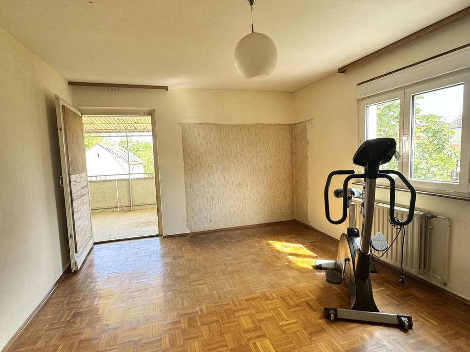 Zimmer OG zum Balkon