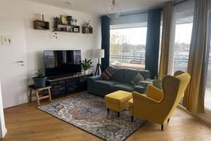 Über den Dächern von Zehlendorf: Lichtdurchflutete DG-Oase mit traumhafter Dachterrasse