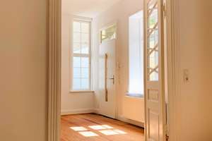 Exklusive 2-Zimmer-Wohnung im Erdgeschoss auf der Altstadtinsel – Große Burgstraße 23, 23552 Innenstadt, Lübeck – Vorschaubild 3