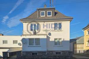 Reserviert - Modernisiertes Mehrfamilienhaus in Ransbach-Baumbach – 4 Wohnungen, 3 Garagen – Die vollständige Adresse der Immobilie erhältst du vom Anbieter., 56235 Ransbach-Baumbach – Vorschaubild 1