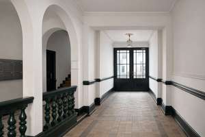 Schöneberger Altbauperle -
mit Balkon, Aufzug & Kaminofen