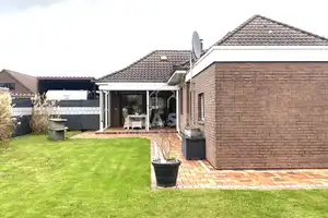 VERKAUFT! Komfortabler Bungalow mit großzügigem Grundstück, Garagen und Carports! – Leer (Kreis) – Vorschaubild 22
