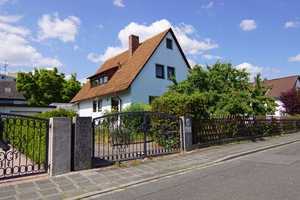 Nürnberg: Freistehendes Einfamilienhaus auf ca.  740 m² Grundstück. Nähe Birkenwaldklinik – Röthenbach West, Nürnberg, 90449 Nürnberg – Vorschaubild 1