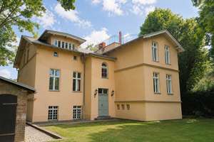 Logenplatz über Potsdam-Eine von 2 Villenwohnungen mit Dachterrasse & Studio mit eigenem Zugang 