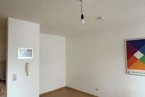 Ein-Zimmer-Wohnung mit Balkon an der Grenze Sanderau/Altstadt hinter der Residenz – Friedenstraße 5A, 97072 Sanderau, Würzburg – Vorschaubild 2