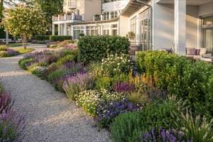 "Ländliche Ruhe und städtischer Komfort, EG Wohnung mit hochwertiger Ausstattung"