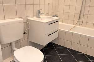 Frisch renovierte 3 Zi. sonnige Whg 650m vom Tibarg entfernt – Die vollständige Adresse der Immobilie erhältst du vom Anbieter., 22459 Niendorf, Hamburg – Vorschaubild 11