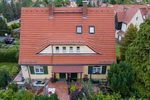 CHARMANTE DOPPELHAUSHÄLFTE