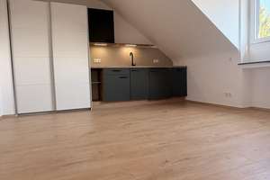 Ruhiges Rückzugs-Apartment im Dachgeschoss - frisch saniert & stilvoll eingerichtet – Heidestr. 172, 51147 Wahnheide, Köln – Vorschaubild 2
