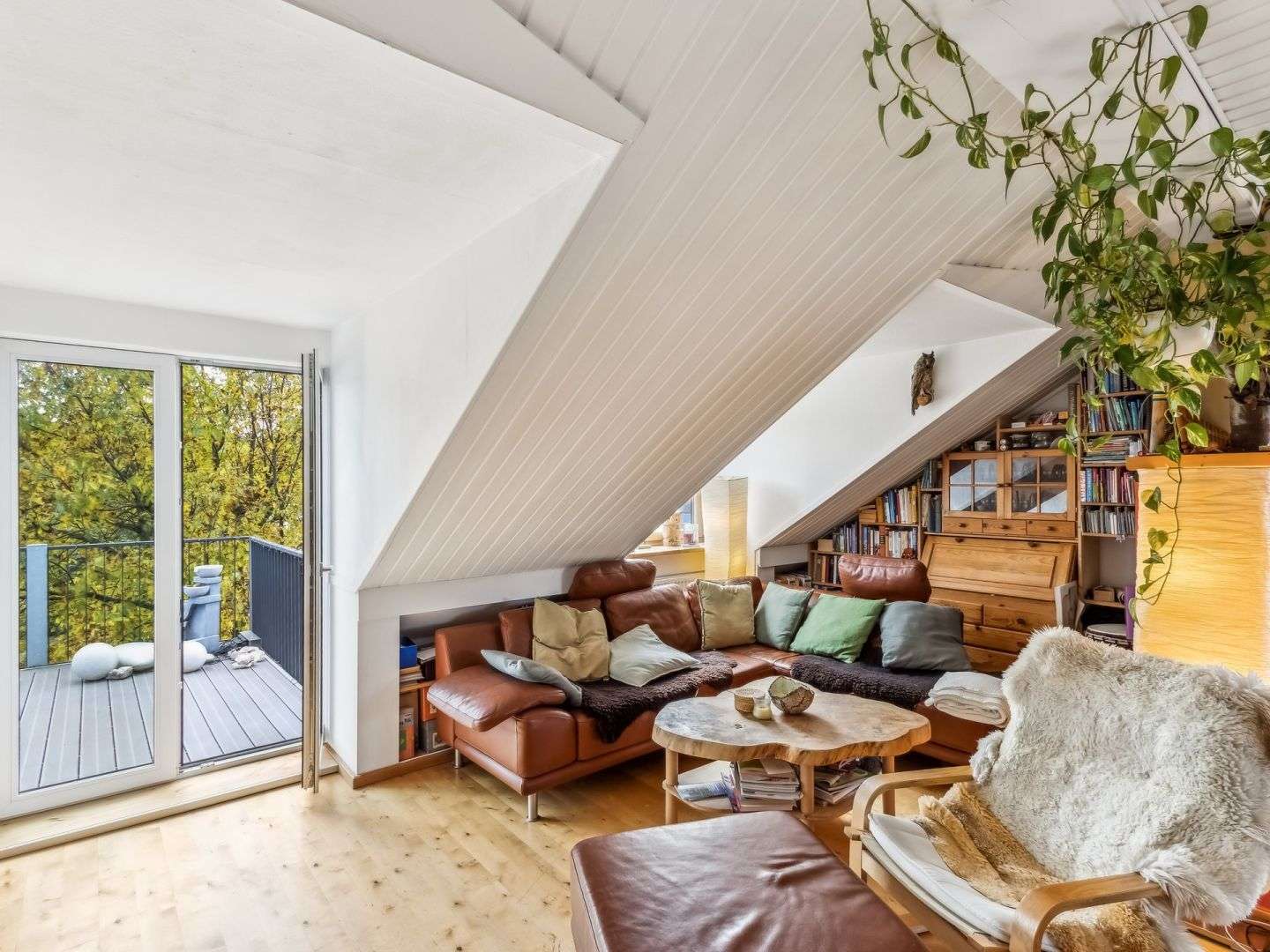 Immobilie in Adelzhausen - Top saniertes Mehrgenerationenhaus mit Gewerbeeinheit in Adelzhausen - Bild 4