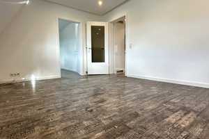 ERSTBEZUG NACH KOMPLETTSANIERUNG – Hochwertige 4-Zimmer-Wohnung in Toplage Stuttgart-Ost – Schurwaldstraße 74, 70186 Stuttgart – Vorschaubild 9