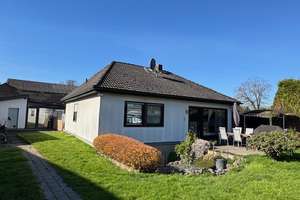 Freihstehender Bungalow mit Sommerhaus und Garage auf großem Grundstück - Maklerfrei! – Broichstraße 6a, 50170 Kerpen – Vorschaubild 4