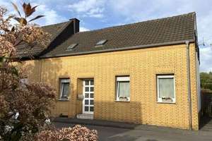 Uriges Wohnhaus mit Garage auf einem idyllischen  Grundstück in ruhiger Wohnlage von Grefrath-Oedt