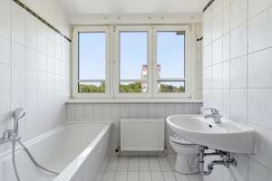 Ein Zuhause mit Weitblick – stilvolles Wohnen im Dachgeschoss, nur wenige Schritte zum Tegeler See – Bernauer Str. 121, 13507 Tegel, Berlin – Vorschaubild 10