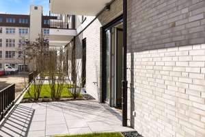 2-Zi Garten-EG Wohnung  in Süd-Ost-Ausrichtung | EBK | Blick auf Parkfläche – Friedenauer Höhe 21, 12159 Friedenau, Berlin – Vorschaubild 3