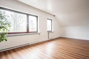 Schick renovierte Mietwohnung  mit Garage und Einbauküche in Bielefelds östlicher Innenstadt