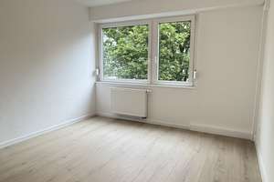 Stilvolle 3-Zimmer-Wohnung in Karlsruhe – Saniert mit neuer Einbauküche & Balkon – Nuitsstraße 2, 76185 Mühlburg, Karlsruhe – Vorschaubild 4
