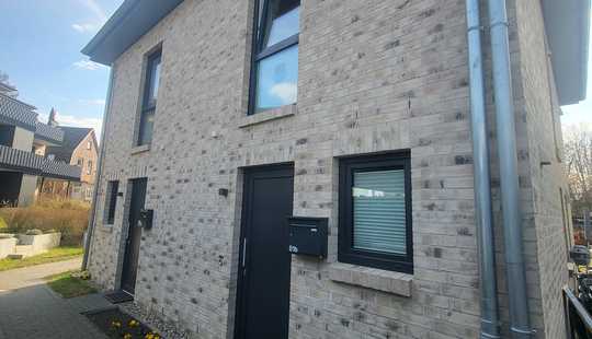 Bild von DHH modern, ruhig, energieeffizient und gemütlich