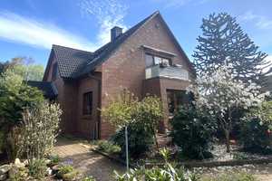 Einladendes Zweifamilienhaus in Toppenstedt/Tangendorf: Wohlfühlparadies für Mehrgenerationen-Wohnen – Harburg (Kreis) – Vorschaubild 1