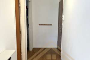 Gemütliche 2-Zimmerwohnung mit TG-Stellplatz im beliebten München-Schwabing – Die vollständige Adresse der Immobilie erhältst du vom Anbieter., 80796 Neuschwabing, München – Vorschaubild 7
