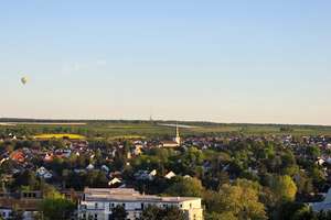 Über den Dächern von Finthen: sanierte 3-ZKBB-Maisonette-Wohnung mit 2 Balkonen und Garage – Die vollständige Adresse der Immobilie erhältst du vom Anbieter., 55126 Finthen, Mainz – Vorschaubild 1