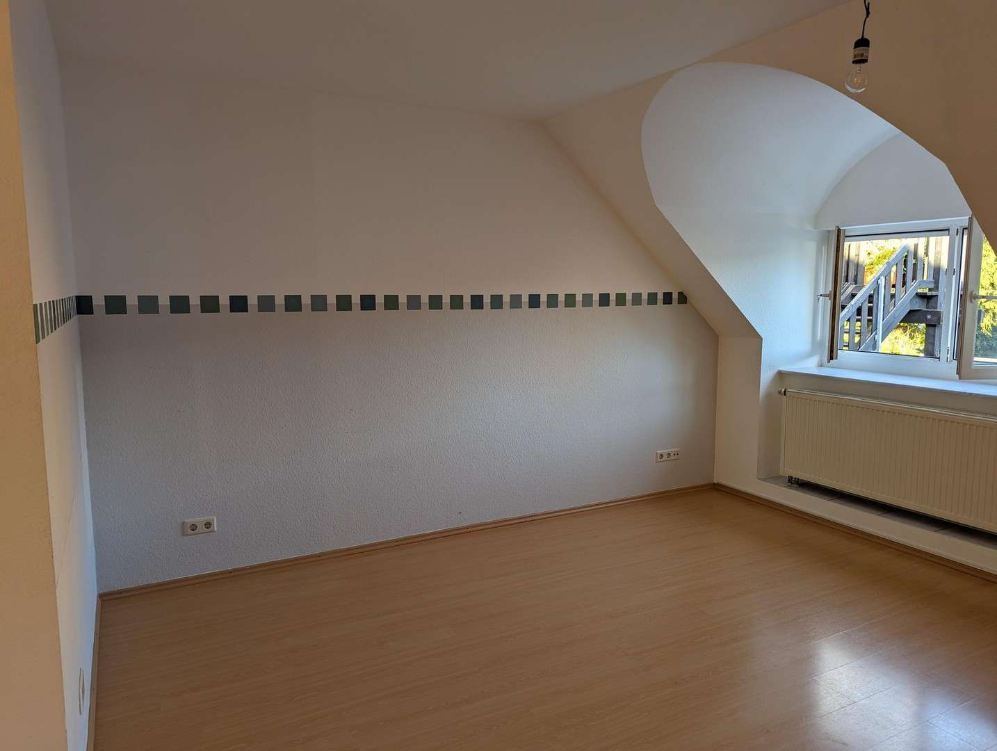 Immobilie in Enkenbach-Alsenborn - Viel Platz für die Familie: Große Maisonette mit neuer Heizung & E-Ladesäule - Bild 5