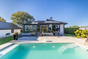 Luxus-Bungalow mit Pool in der Münchnerau bei Landshut – Die vollständige Adresse der Immobilie erhältst du vom Anbieter., 84034 Münchnerau, Landshut – Vorschaubild 1