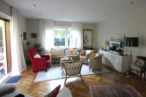 FREISTEHENDES 3 PARTEIEN-
HAUS IN RHEINNÄHE:::
GUTE AUSSTATTUNG:::
4 STELLPLÄTZE:::1 WOHNUNG FREI – Am Büchel 100a, 53173 Plittersdorf, Bonn – Vorschaubild 2