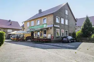 Gaststätte, Pension und Wohnen unter einem Dach auf 560 m²: Verschiedene Möglichkeiten in Ruhelage – Peine (Kreis) – Vorschaubild 1