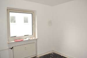 Sonnendurchfluttete 2 Zi. Whg. Süd-Balkon, Blankenese, ohne Kücheneinbauten nur Anschlüsse – Die vollständige Adresse der Immobilie erhältst du vom Anbieter., 22587 Blankenese, Hamburg – Vorschaubild 2
