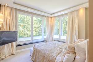 Repräsentative Design-Villa mit absoluter Privatsphäre in den Elbvororten  – Die vollständige Adresse der Immobilie erhältst du vom Anbieter., 22587 Rissen, Hamburg – Vorschaubild 16