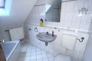 Schicke 4-Raumwohnung am Burgsee mit Einbauküche, 2 Bädern, Balkon und Tiefgaragenstellplatz...!!! – Mecklenburgstr. 101, 19053 Feldstadt, Schwerin – Vorschaubild 7