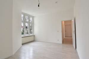 Bezugsfrei: helle, sehr gepflegte 1,5 Zi-Wohnung; ruhige Lage , sehr guter Zustand!