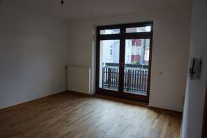 Geräumige Wohnung mit Balkon Nähe Elisabeth KH
