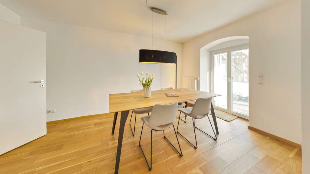 Immobilie in Baindt - Ein Zuhause mit Seele: Traumhafte Altbauwohnung kernsaniert – Ruhe, Stil & Geschichte vereint
 - Bild 2