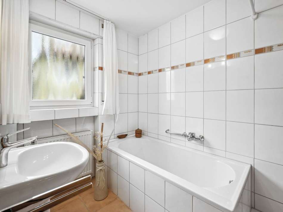 OG - Bad mit Wanne