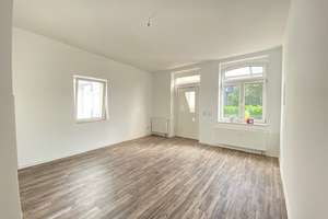 *Studenten-Apartment in eigenem Hinterhaus* ab 15.12.2026