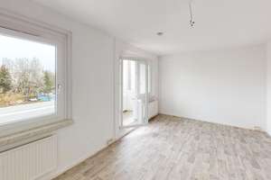 Möblierte 2-Raum-Wohnung mit Balkon nahe Schlossteich