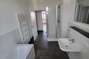 2-RW * Balkon * modernes Badezimmer * – Sieverstorstr.  43a, 39106 Magdeburg – Vorschaubild 5